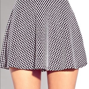 Knit B&W checkered skater skirt